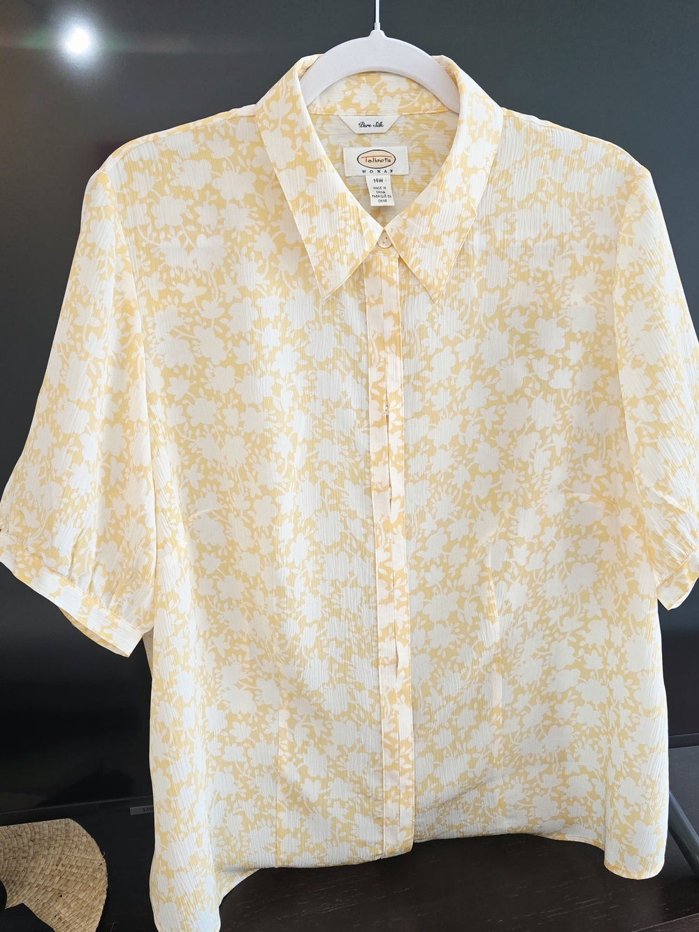 Talbots WOMEN SILK Yellow and White  Floral Button-Down Shirt 14W
